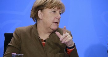 メルケル独首相「ユーロ弱すぎ」発言が示唆する新たな上昇サイクル=児島康孝 360b / Shutterstock.com