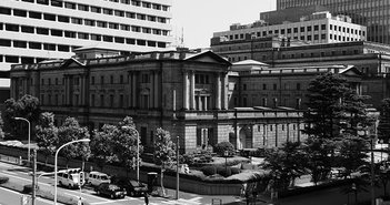 起承転結で学ぶ、日本経済のバブル崩壊から異次元緩和までの歴史=東条雅彦 From Wikimedia Commons