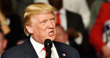 バフェットが気づいた「強いアメリカ経済」のウソ。米GDPは粉飾されている Evan El-Amin / Shutterstock.com
